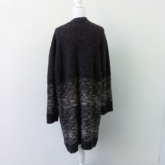 Universal Thread Sweater Cardigan Large Long Gray or Black with White Open Front - Picture 5 of 6